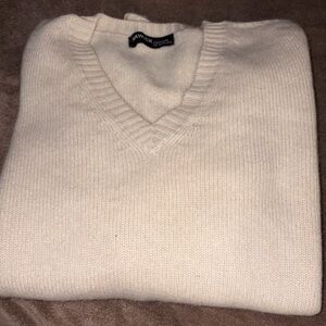 Hawick Vneck Cashmere Sweater